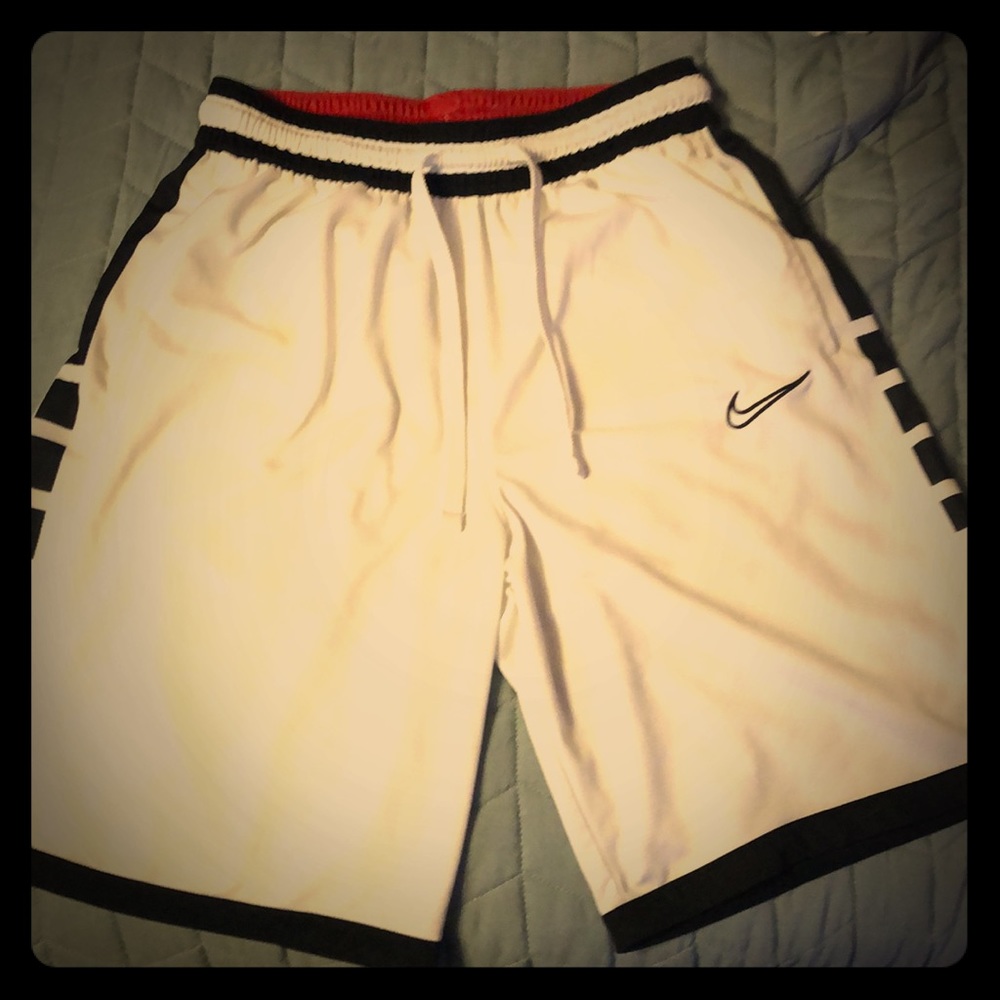 Nike shorts (white,black)